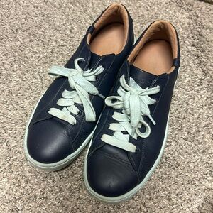 VIONIC Mahoney Mable navy shoes